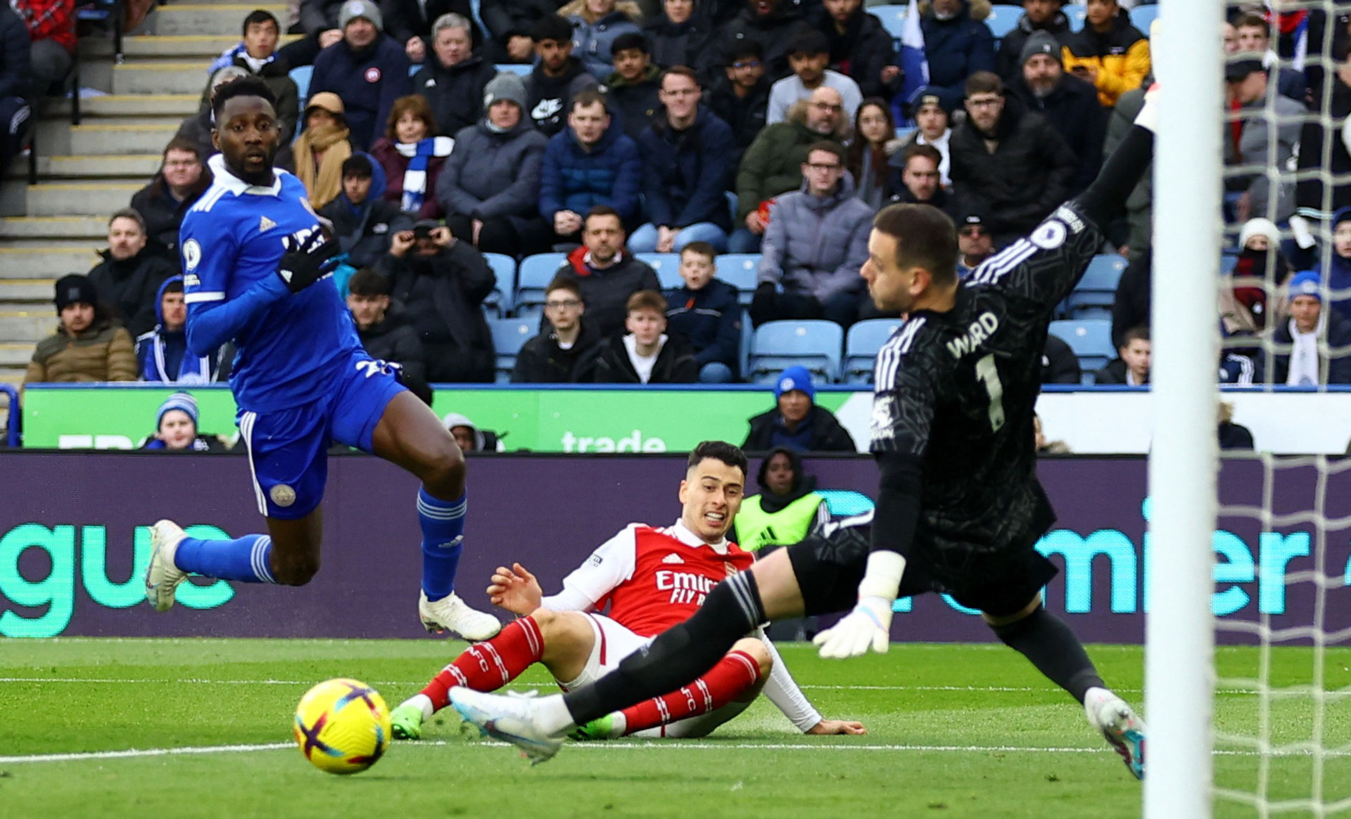 推动了足球 推动了足球