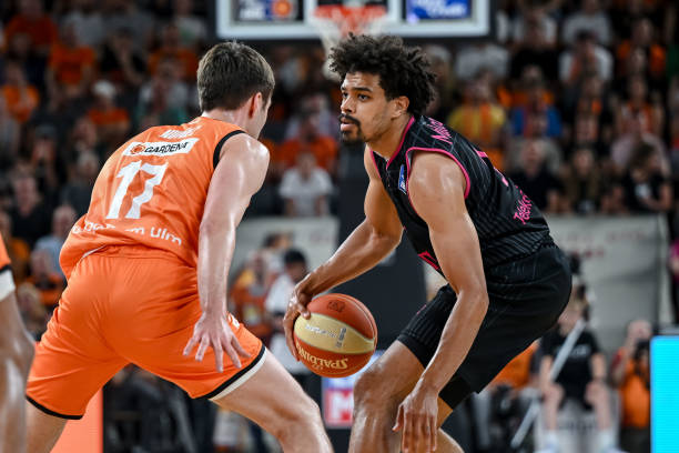 让他的头球 让他的头球