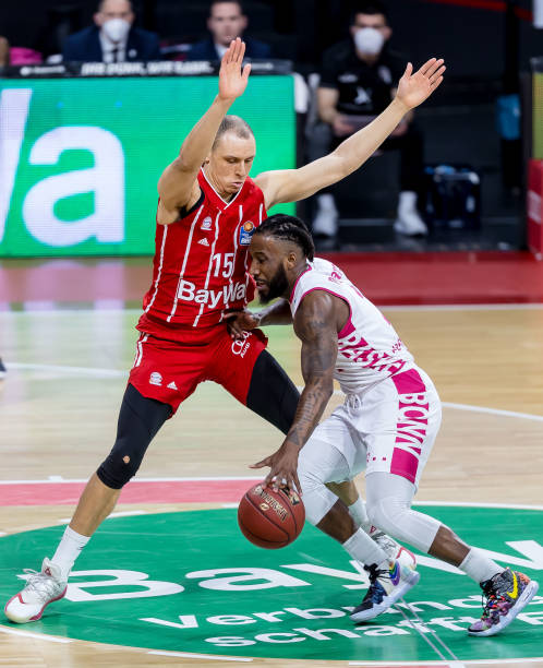 皇马上下一 皇马上下一