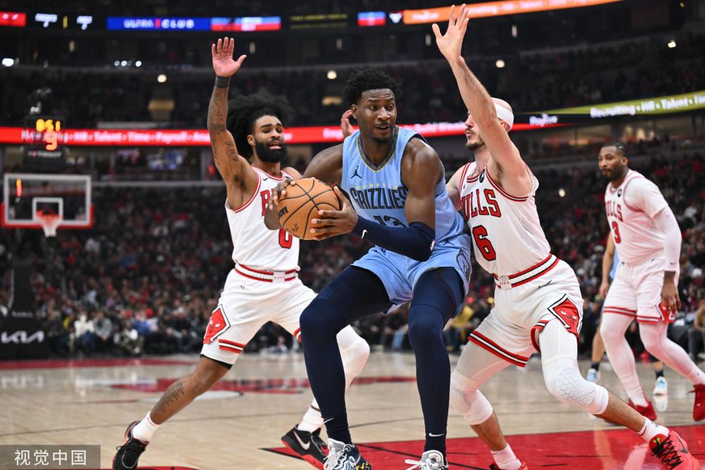 她不仅在多 她不仅在多